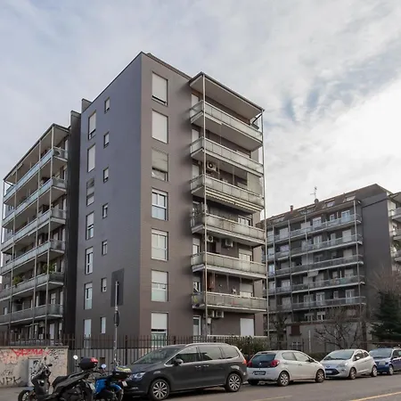 I-host - Modern Citylife Bovisa Apartman *