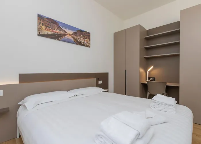 I-host - Modern Citylife Bovisa Daire