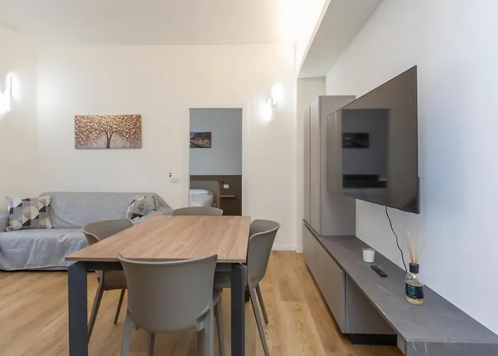 I-host - Modern Citylife Bovisa Daire