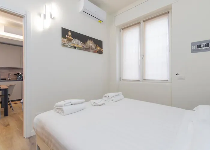 I-host - Modern Citylife Bovisa Daire